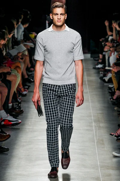 Look 32